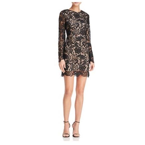 NWT Dress the Population Jessica Lace Mini Dress
Small-E10 - Picture 1 of 3